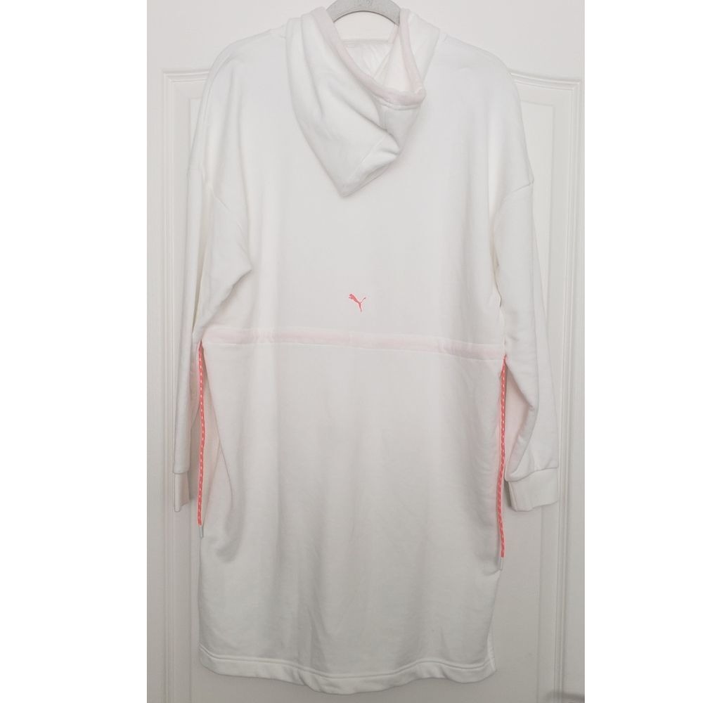 Puma White Chase Hooded‎ Dress Size M Athletic Athleisure Beach Coverup - Picture 2 of 5
